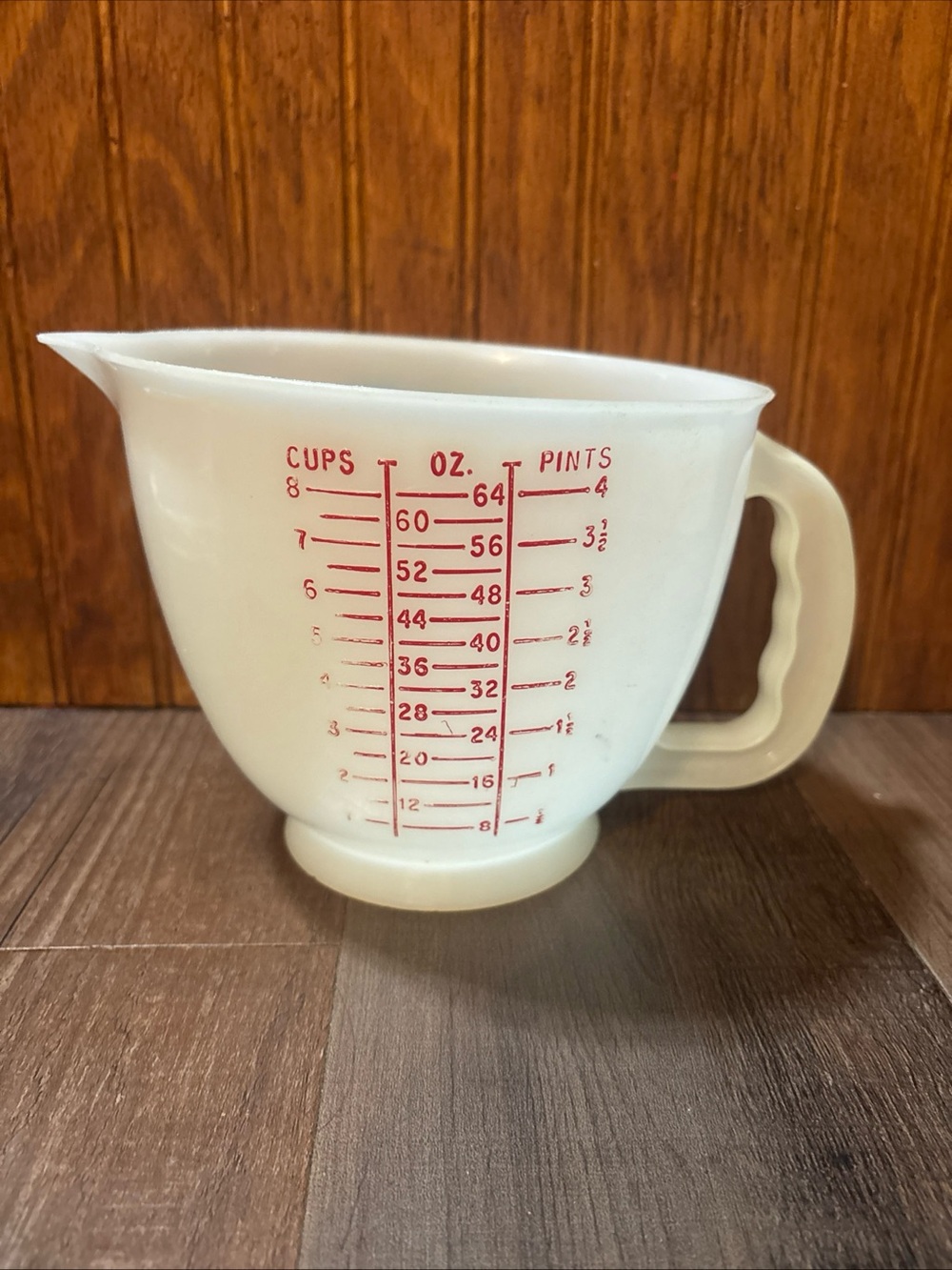 Tupperware Mix-N-Stor 2 Qt./8 Cup/4 Pts Measure & Pour & Store Batter Bowl